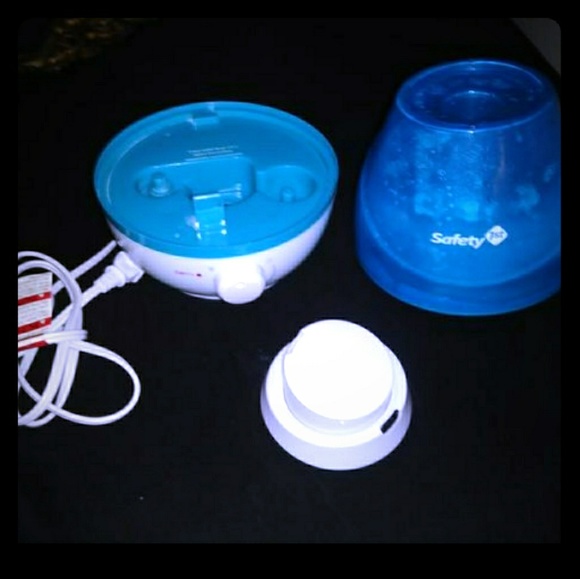 Humidifier - Picture 1 of 4